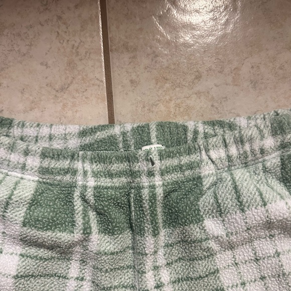 Aerie Green and White Checkered Lounge Pants - Picture 2 of 3